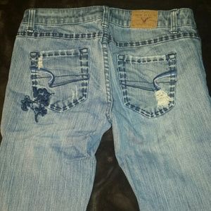AE embroidered jeans🌹